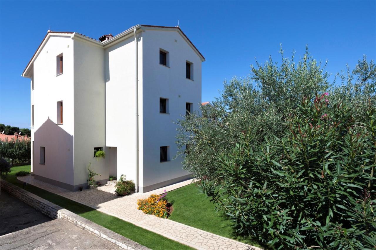 Apartments Beakovic Πόρετς Εξωτερικό φωτογραφία