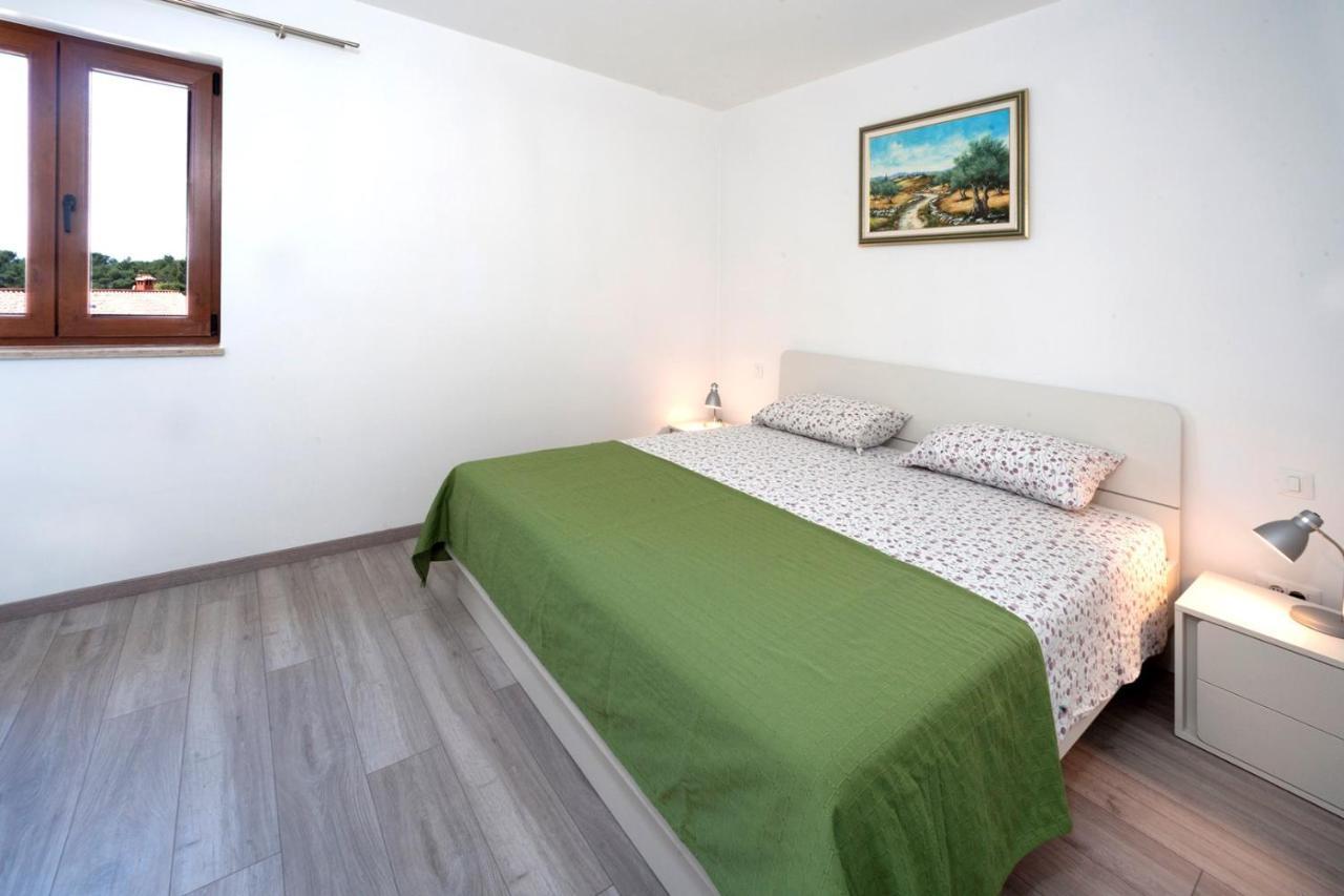 Apartments Beakovic Πόρετς Εξωτερικό φωτογραφία
